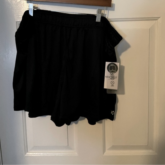 Nine West Pants - NWT  black Nine West athletic shorts. Size 3x womens. Very soft and stretchy